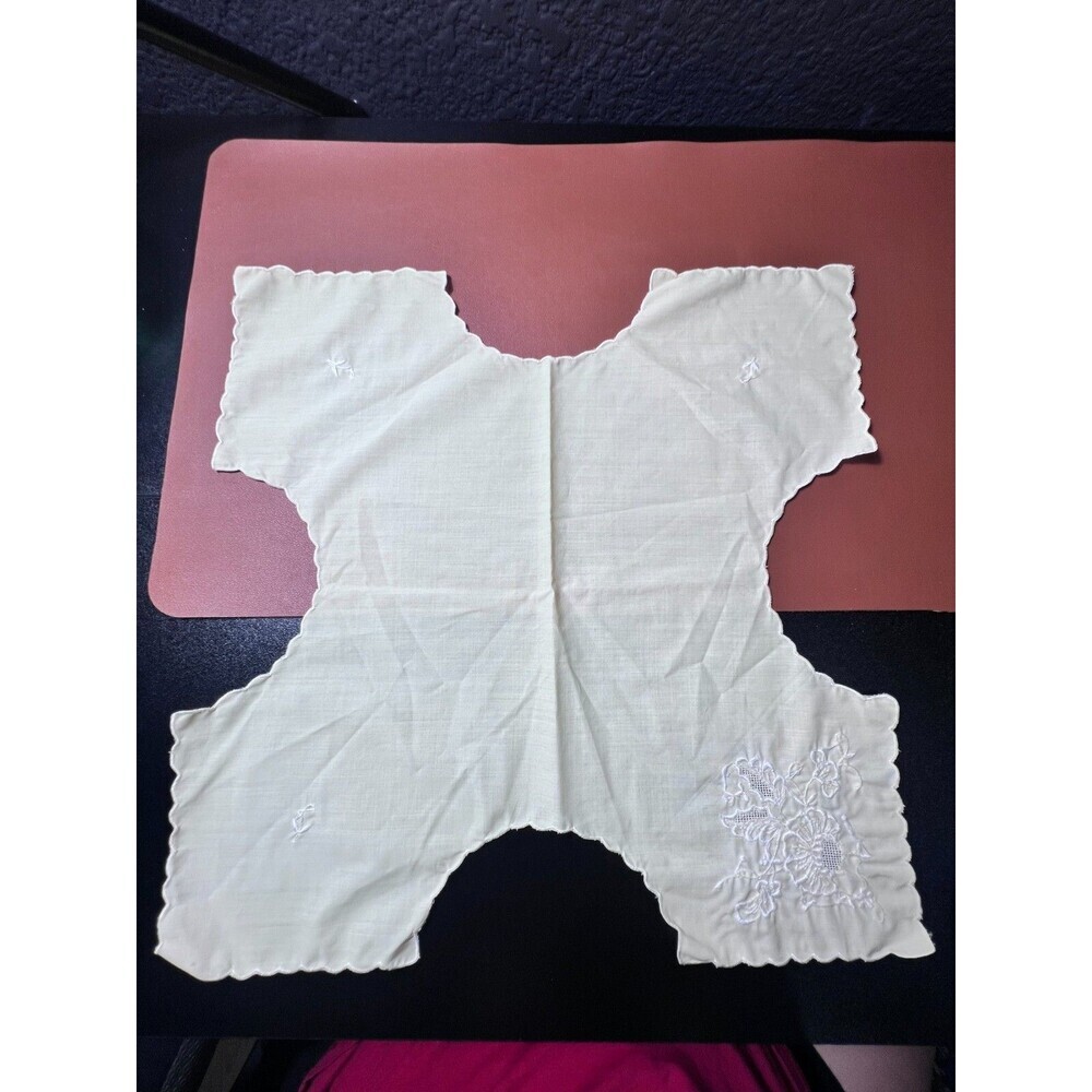 Vintage Linen Handmad Embroidered 16"x16" Light Yellow Bread Basket Liner